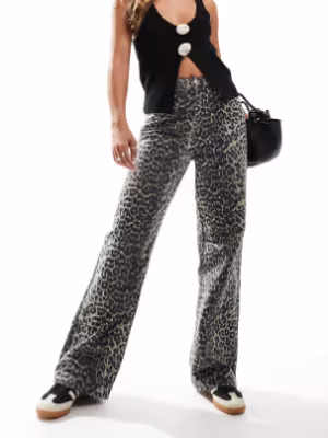 New Look wide leg jeans in leopard print
