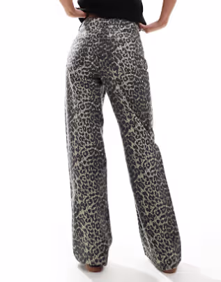 New Look wide leg jeans in leopard print