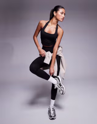 4505 halter neck performance vest with inner bra in black